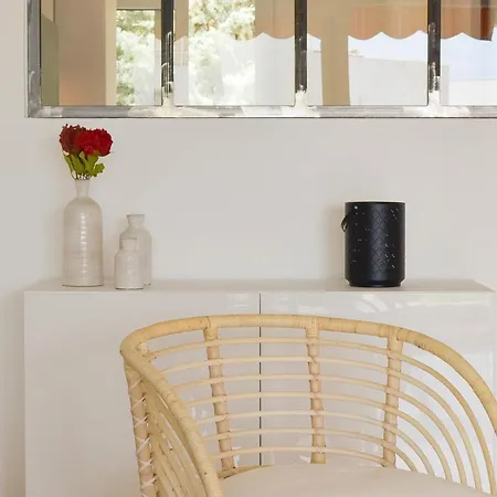 公寓 Renovated 2-br Walking To *