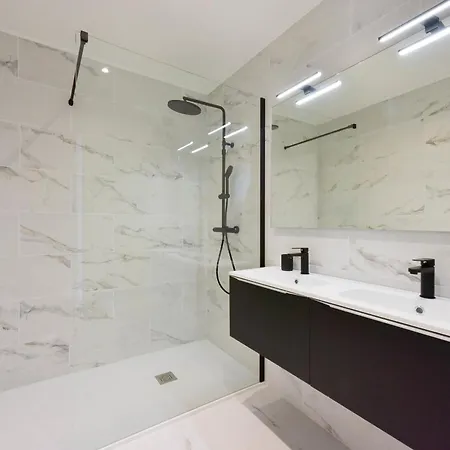 Renovated 2-br Walking To *