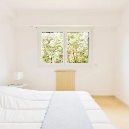 Renovated 2-br Walking To Апартаменты Валлорис