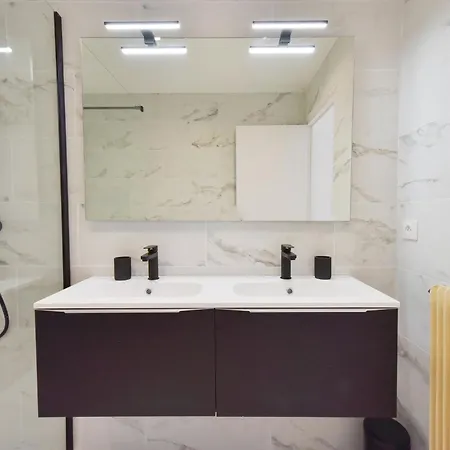 Renovated 2-br Walking To *