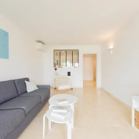 Renovated 2-br Walking To *