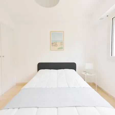 Renovated 2-br Walking To * Валлорис