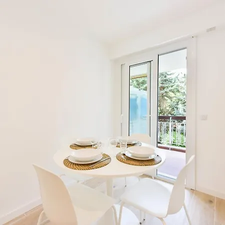 Renovated 2-br Walking To Апартаменты *