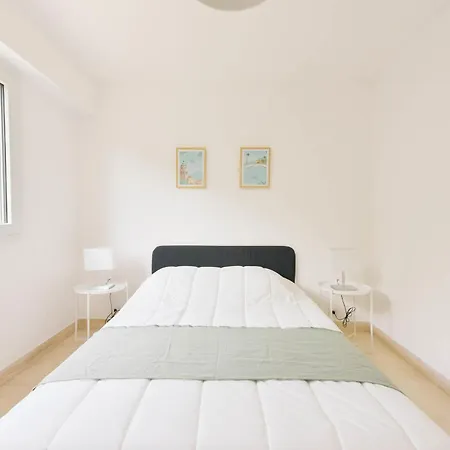 Renovated 2-br Walking To Apartment *